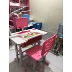 Bàn học đôi bằng nhựa có kệ sách giá rẻ cho bé gái, bé trai 23